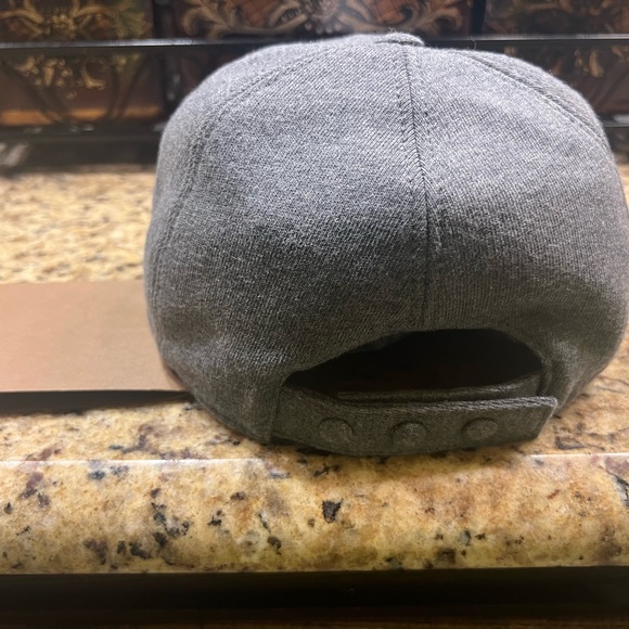 (NWT) Men’s Authentic Burberry Cap (Size Medium) - Picture 3 of 8